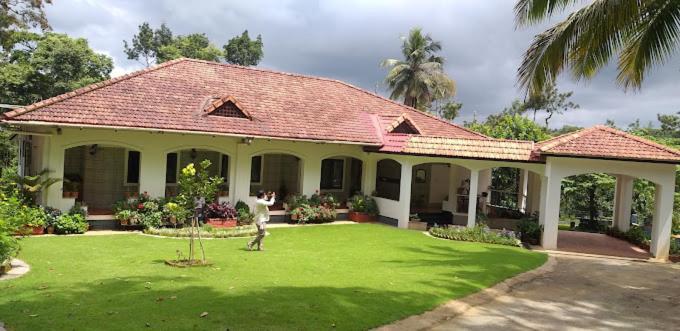 Emerald Castle Villa Madikeri Exterior foto